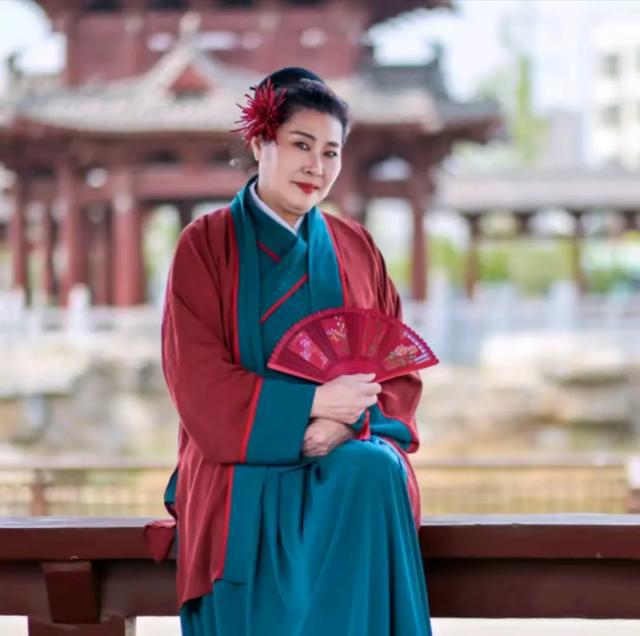 风暴娱乐注册：开封“王婆”走红这一年：称从未找过托，会一直干下去